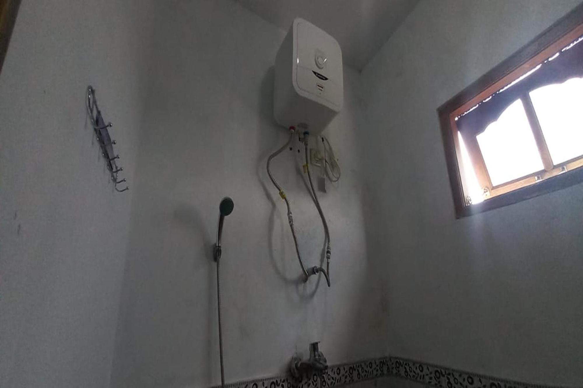 Oyo 93767 45 Guest House Sragen Exterior foto